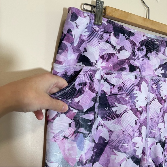 Duluth Trading NoGA Sculpting Vintage Fig Floral Legging - Picture 3 of 13